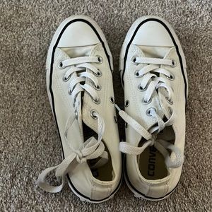 Cream Converse Size 5